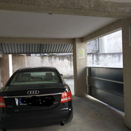 Larissa Downtown Apartment With Parking Екстер'єр фото